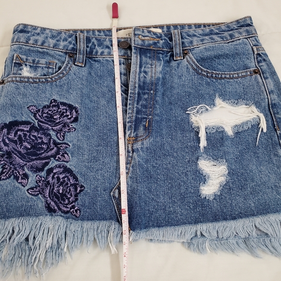 Hidden Jeans Embroidered Distressed Denim Skirt - Picture 8 of 10